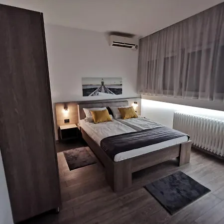 Pavlovic 1 Apartment *