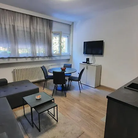 Pavlovic 1 Apartment Dedinje